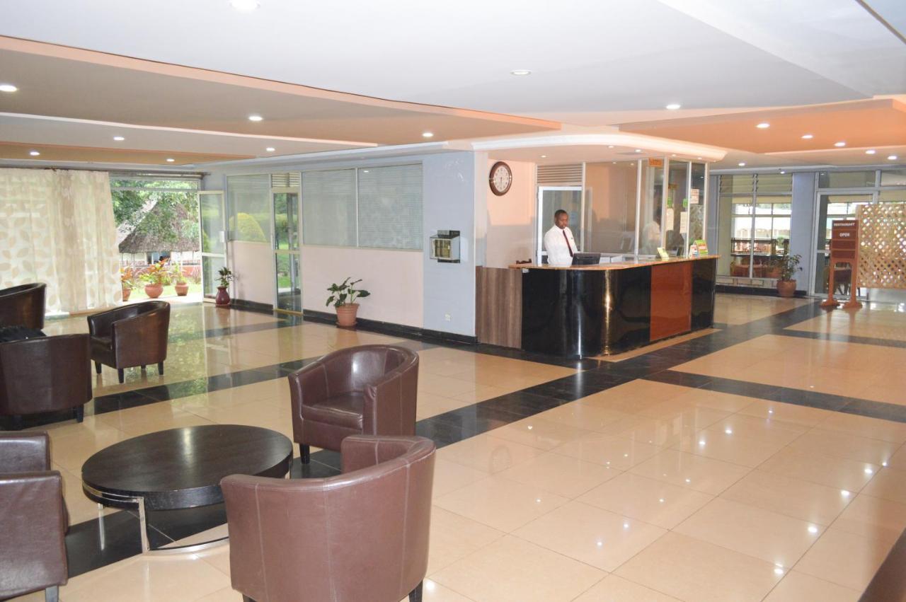 Golf Hotel Kakamega Extérieur photo